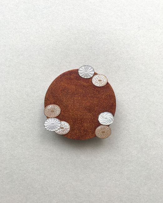 Wear the scenery chrystanthemum brooch
